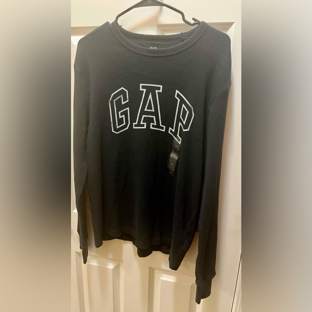 Gap Men’s Long Sleeve T-shirt
